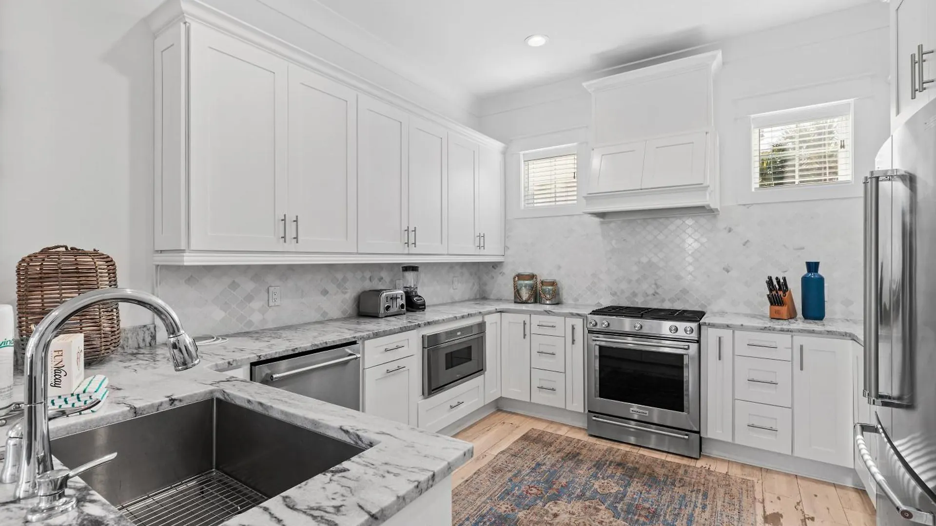 Pool - Gated Community - Private Community Beach Destin Holiday home